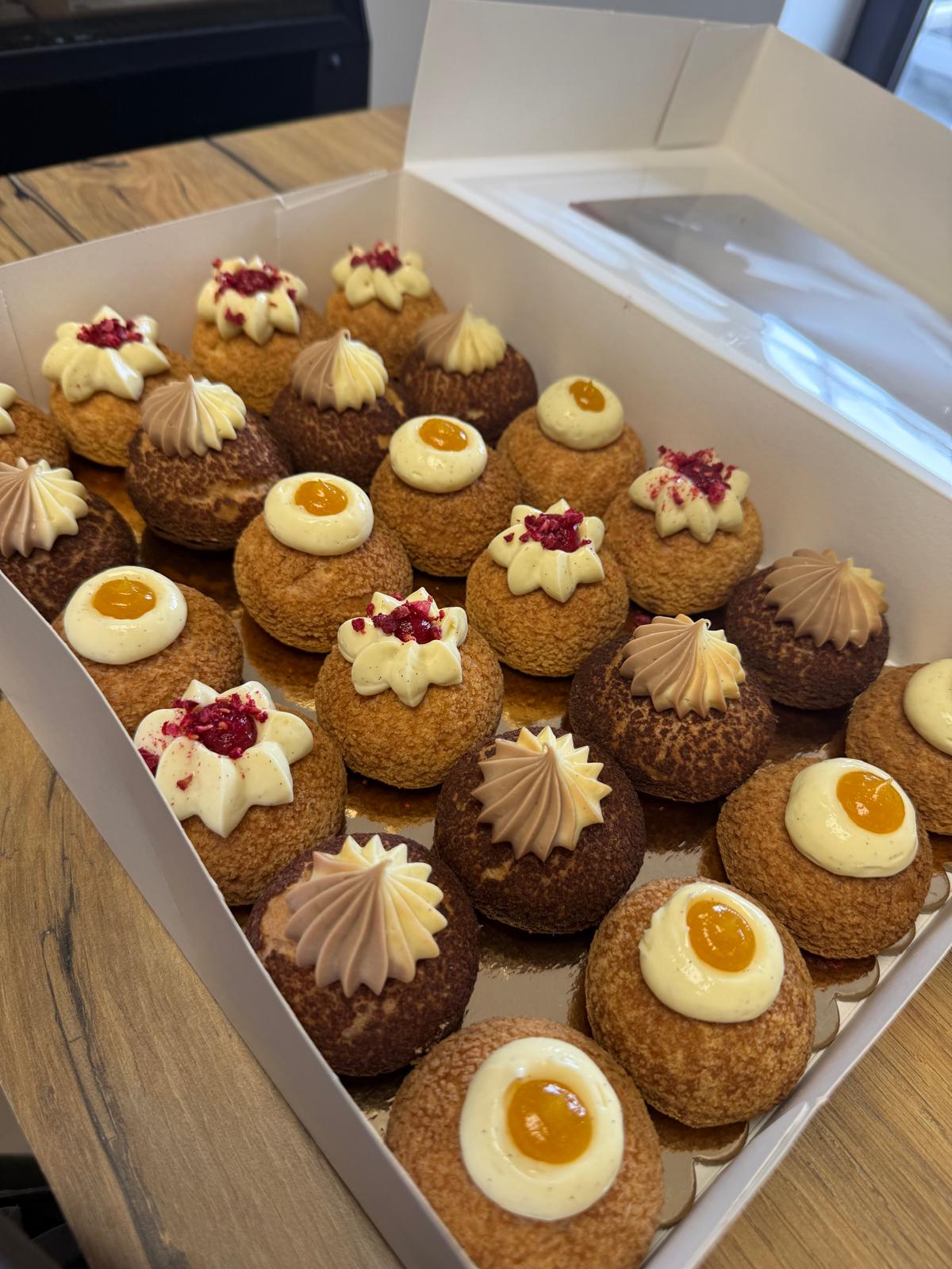 Cutie Asortată Choux